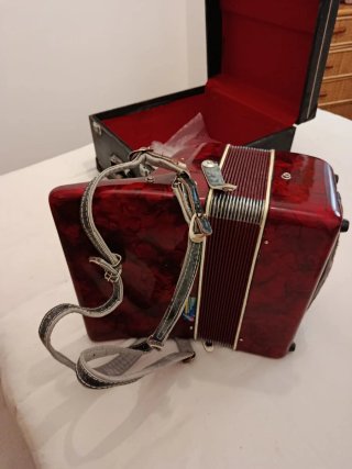 Acordeón Stella Rojo