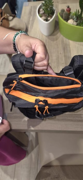 Mochila senderismo CRIVIT 9kg y funda impermeable