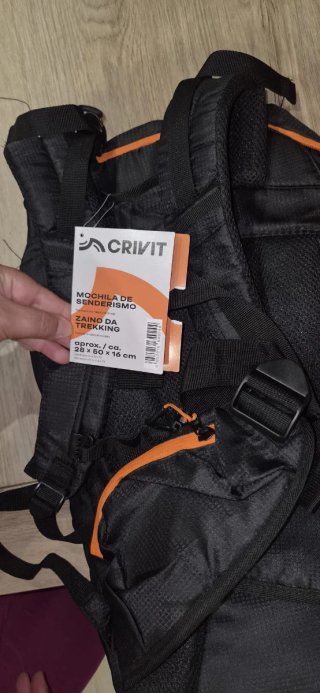 Mochila senderismo CRIVIT 9kg y funda impermeable