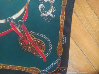 Foulard Hermes con  piccolissimo macchia