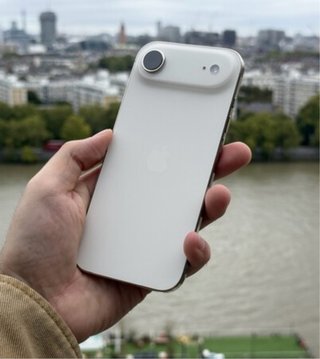 iPhone Air Plata/Blanco Como Nuevo con caja y cabl