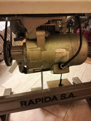 Siruba Máquina Remalladora Funcional