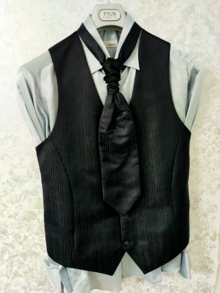 Traje de novio negro talla 40