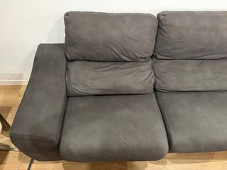 Sofá chaise longue gris oscuro