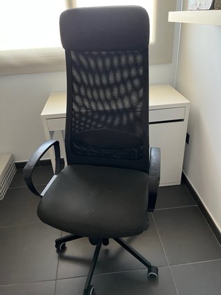 Silla de oficina negra