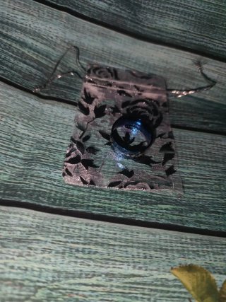 Anillo grabado azul.