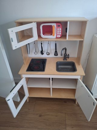 Cocinita infantil de madera