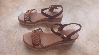 Sandalias tacón/plataforma medio marrón talla 40
