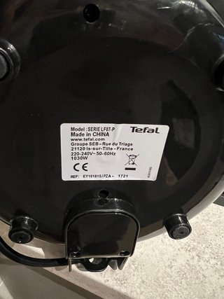 Freidora de aire Tefal negra