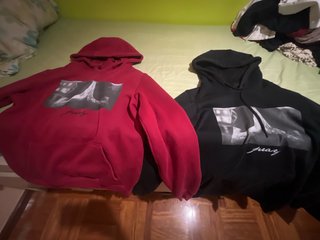 Sudadera Pray Negra y Roja