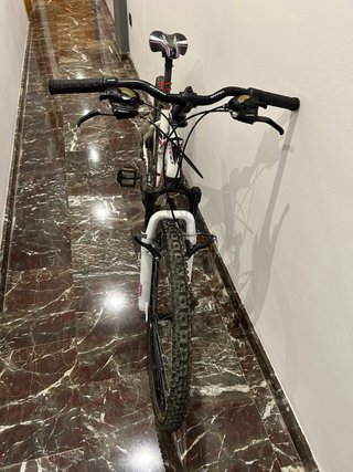 Bicicleta Montaña Blanca y Rosa