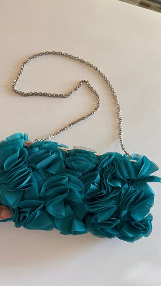 Bolso de fiesta verde azulado con cadena