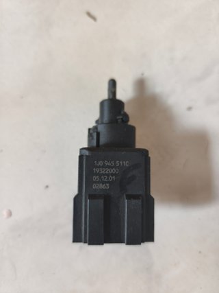 Sensor pedal freno 1J0 945 511C