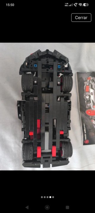Coche de juguete de construcción