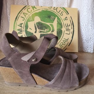 Sandalias Panama Jack Marrón Cuña