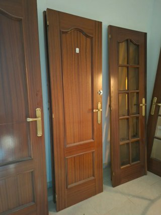 Puertas de madera interiores