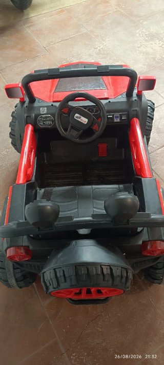 Coche todoterreno para niños rojo