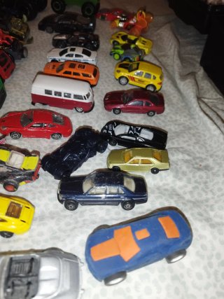 Lote de coches de juguete varios