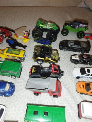 Lote de coches de juguete varios