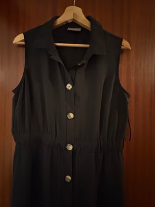 Vestido negro sin mangas