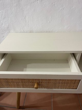 Mueble recibidor blanco y madera