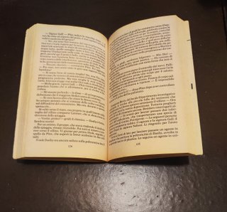Trilogia gialli Mondadori. Buone condizioni.