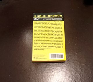 Trilogia gialli Mondadori. Buone condizioni.