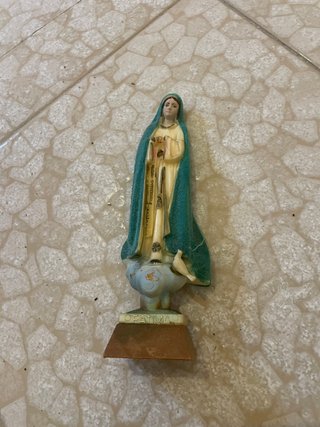 6 Figuras religiosas de porcelana y cerámica