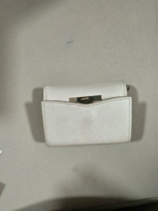 Billetera Cyzone Blanca y Dorada