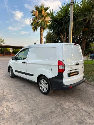 Ford Transit Courier 2023