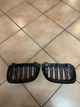 Rejillas BMW SERIE 1 E87 Pre-Facelift Negro Brillo
