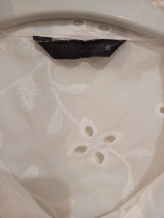 Blusa bordada blanca Zara Talla M