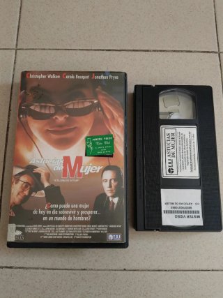 VHS Astucias de mujer