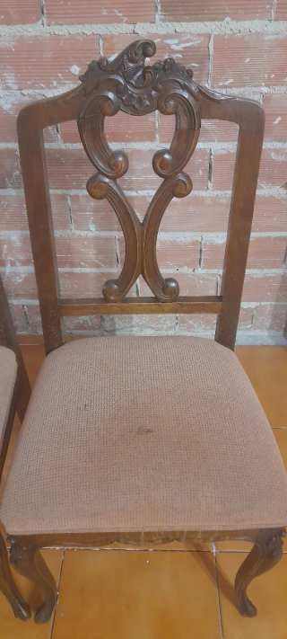 Juego de 2 sillas antiguas de madera