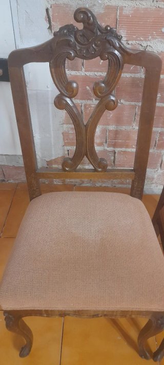 Juego de 2 sillas antiguas de madera