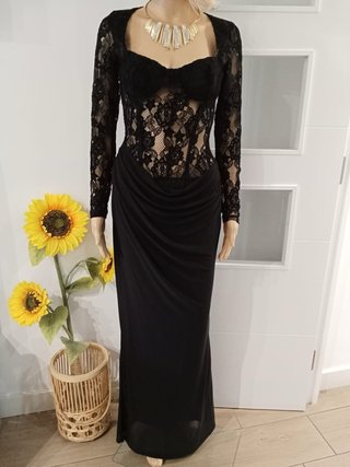 Vestido largo negro con encaje