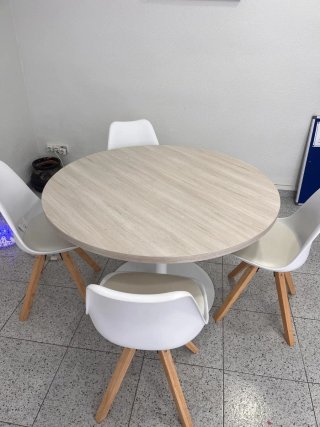 Mesa redonda 120cm beige y 4 sillas eiffel