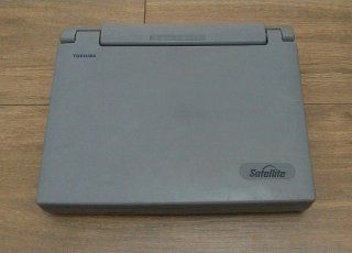 Portátil retro Toshiba 110CS/810 para peças