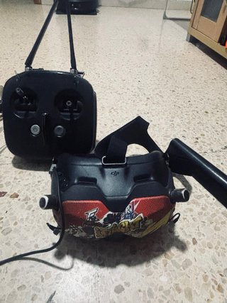 Dron FPV con control y gafas