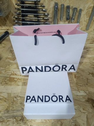 Bolsa Pandora y caja anillo desplegable