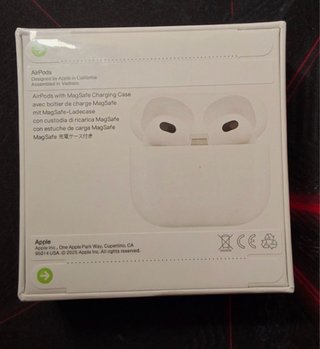 AirPods 4 con estuche de carga MagSafe
