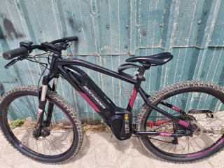 Bicicleta Decathlon Rockrider E-ST 520