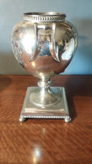 Vaso antico inglese in argento
