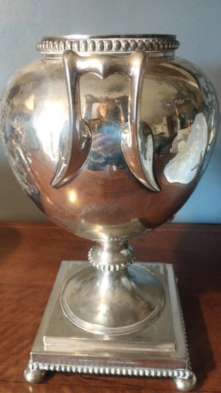 Vaso antico inglese in argento