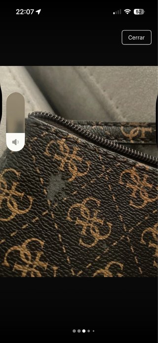 Bolso Guess estampado monograma