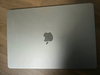 MacBook Air M2 Plata caja y factura.también cambio