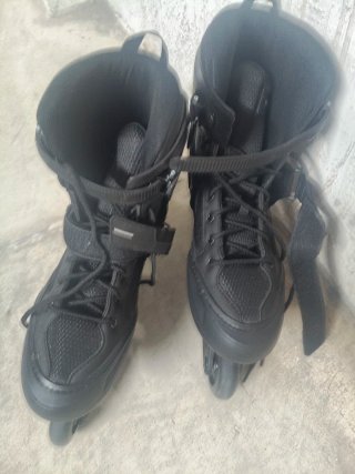 Patines en línea negros