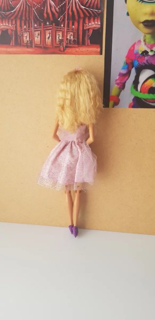 Barbie en Coche Rosa