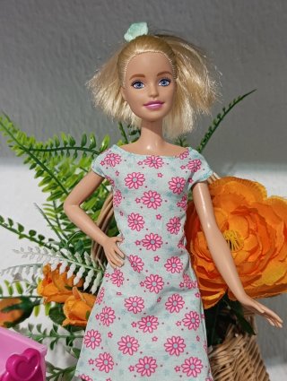Barbie con bebé y accesorios