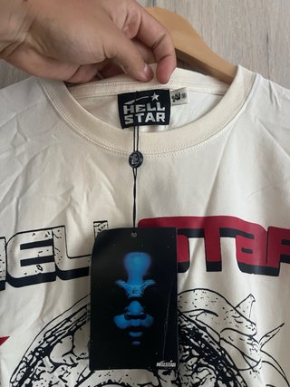Camiseta Hellstar Beige con Diseño Cerebral